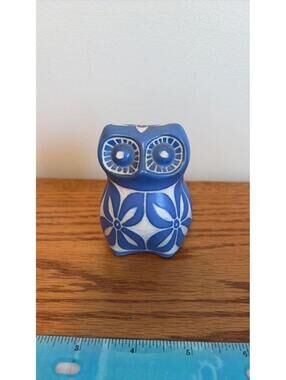 A27. Vintage Pablo Zabal Blue & white owl